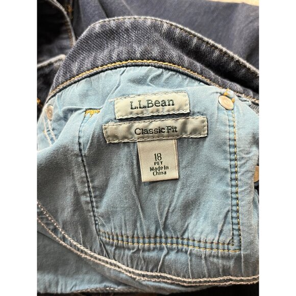 L.L.Bean Classic Fit Womens Petite Jeans Size 18 PET Denim Relaxed Style W36 L27 - Picture 3 of 11